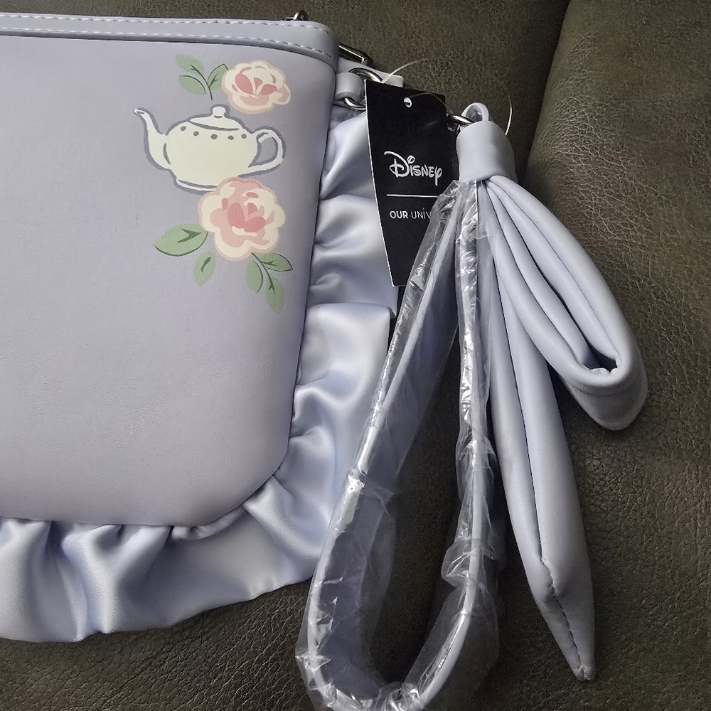 Disney The Aristocats Marie Ruffle Wristlet NWT - Picture 5 of 7
